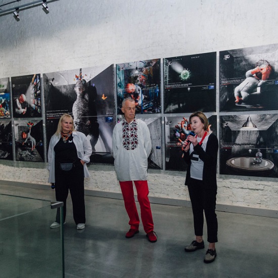 (Українська) У  Музеї сучасного Корсаків – мистецький арт-дует «13 кімнат COVID» Миколи Бабака-Євгена Матвєєва