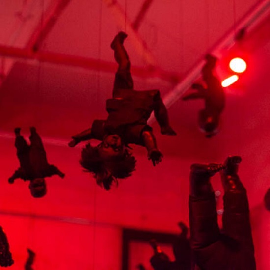 На межі життя і смерті: у МСУМКу відкрили виставку «Memento Mori» Світлани Редкач